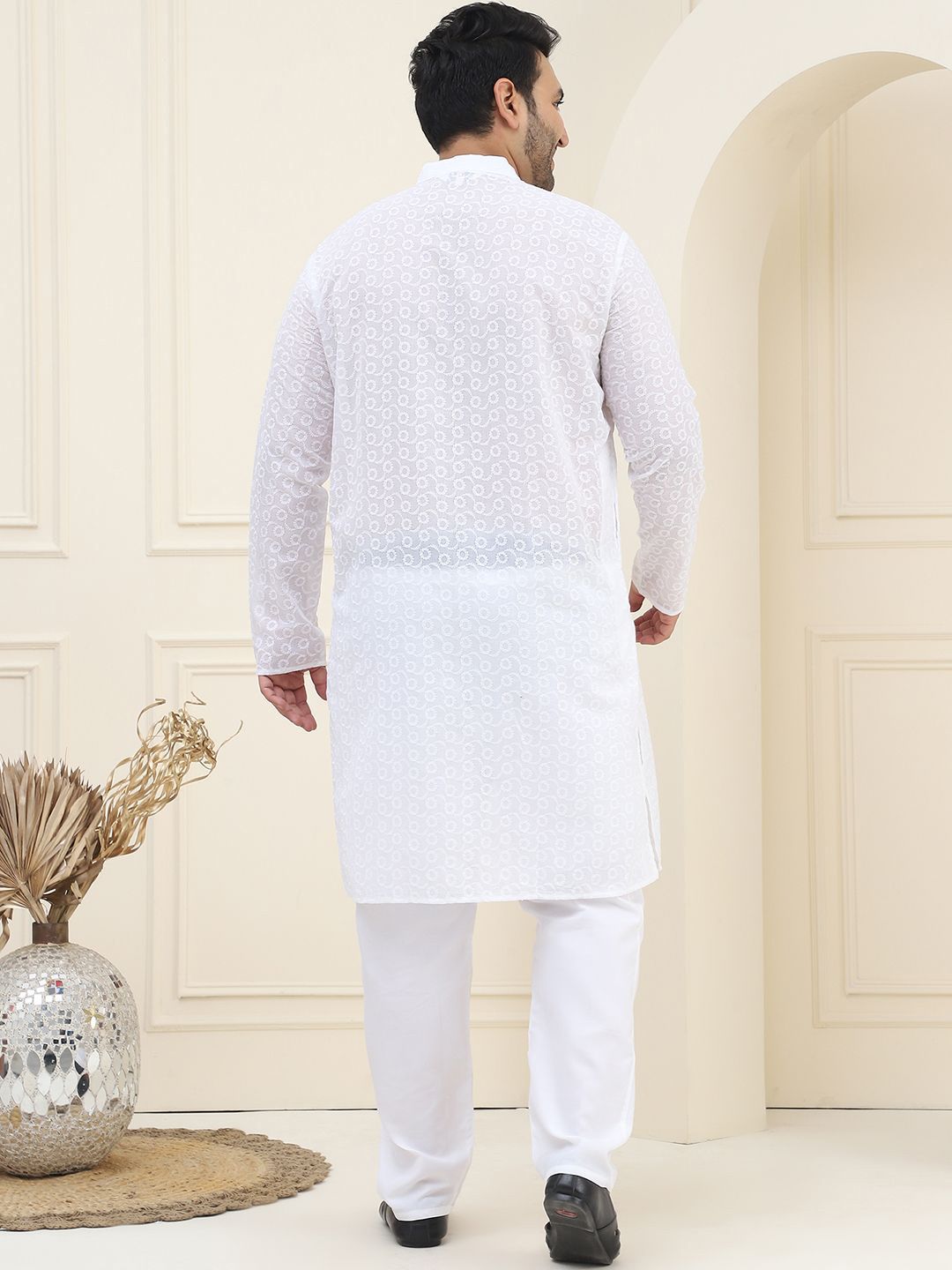 SOJANYA PLUS Plus Size Floral Embroidered Pure Cotton Straight Kurta with Pyjamas