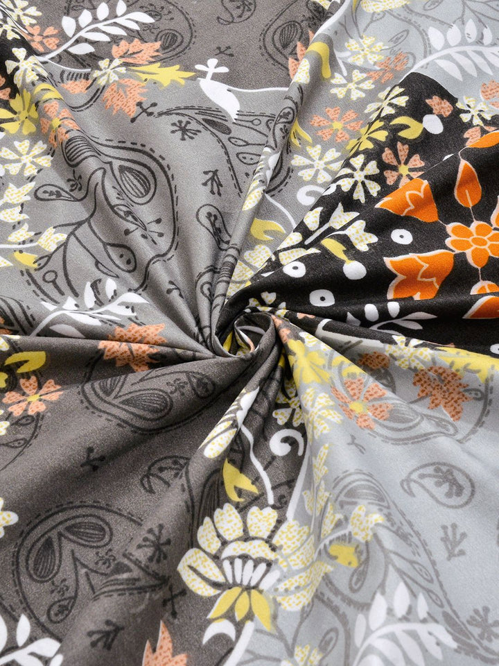 KLOTTHE Grey & White Printed 300 TC Double Bedsheet With 2 Pillow Covers- 2.5 m x 2.25 m