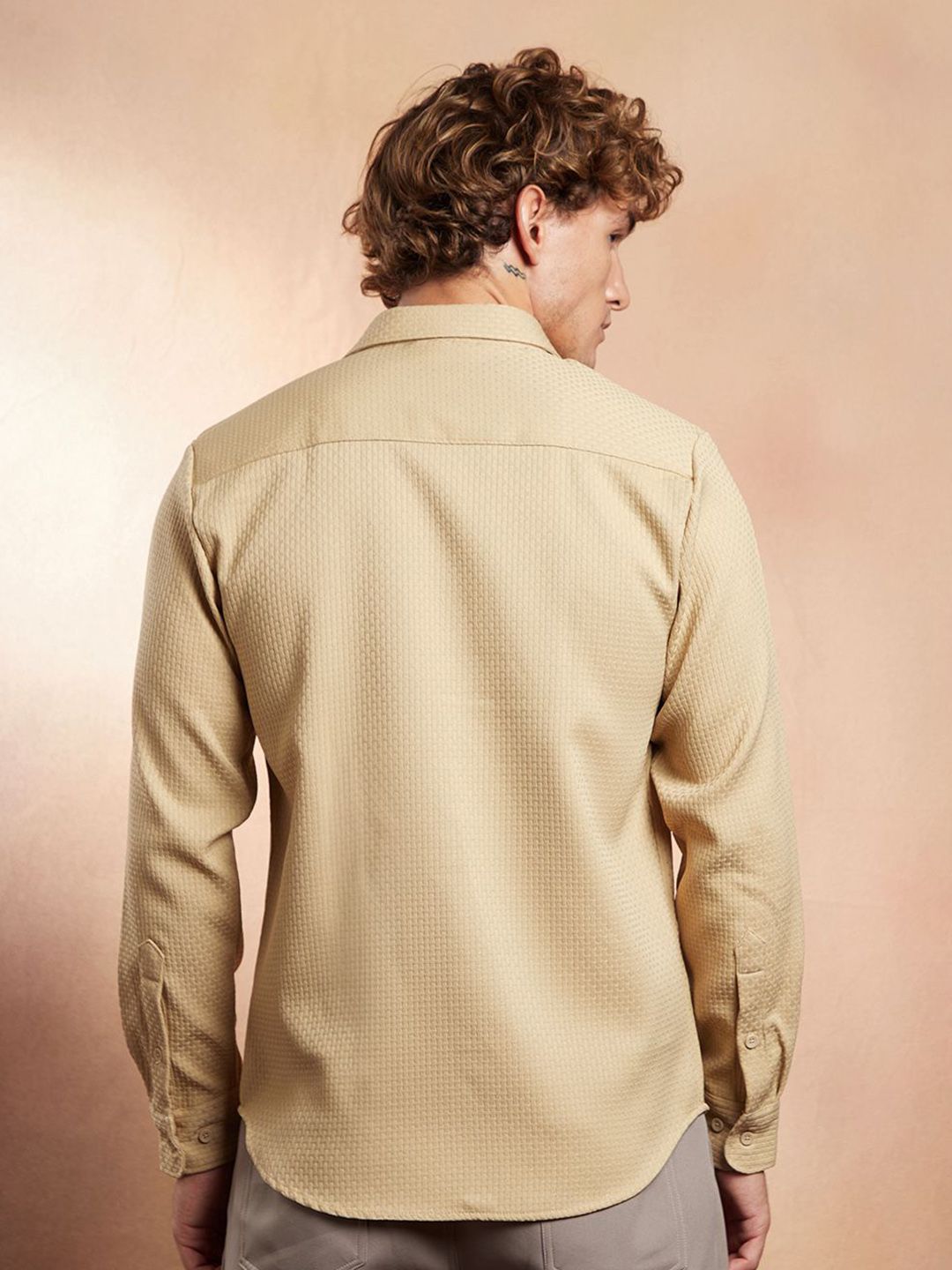 Campus Sutra Comfort Interweave-Tactile Self Design Regular Fit Casual Shirt