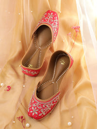 House of Pataudi Women Ethnic Embellished Mojaris