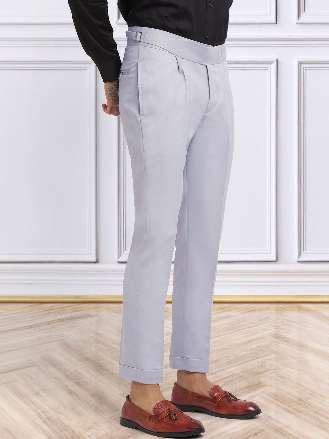 KLOTTHE Men Slim Fit Easy Wash Pleated Trousers