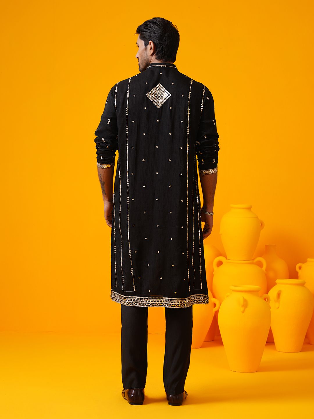 SOJANYA LUXE Geometric Embroidered Mandarin Collar Pure Silk Straight Kurta With Trouser
