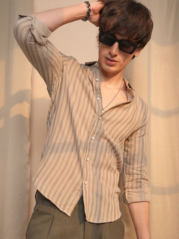 Campus Sutra Men Comfort Opaque Striped Casual Shirt