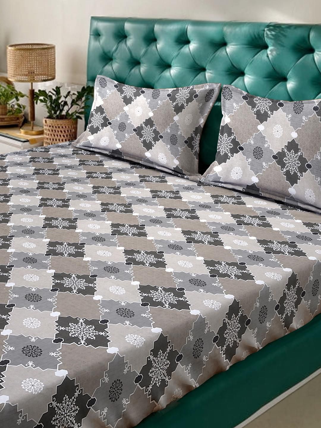 KLOTTHE Grey Geometric Printed 400 TC Cotton King Bedsheet Set 2.50 m x 2.25 m