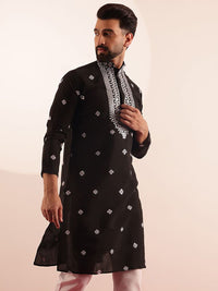SOJANYA Men Embroidered Mirror Work Kurta