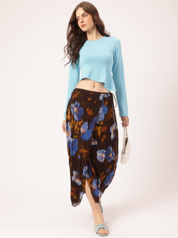 DressBerry Flirty Fantasia Textured Backless Top with Asymmetric Hem