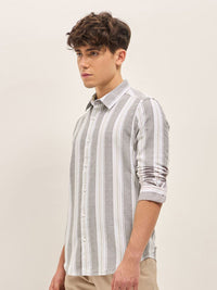 THE BEAR HOUSE Men Spread Collar Vertical Striped Cotton Slim Fit Casual Shirt