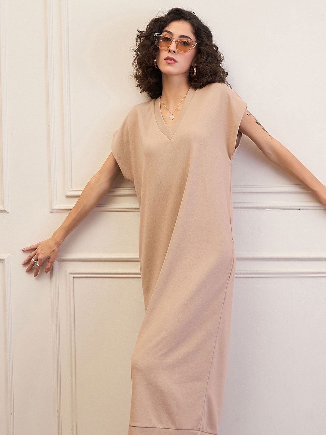 SASSAFRAS Women Midi V-Neck Sweater Dress
