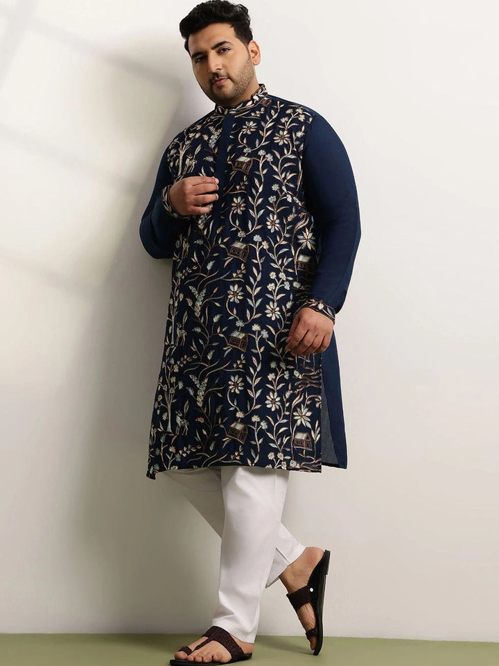 SOJANYA PLUS Men Floral Embroidered Regular Thread Work Kurta with Pyjamas
