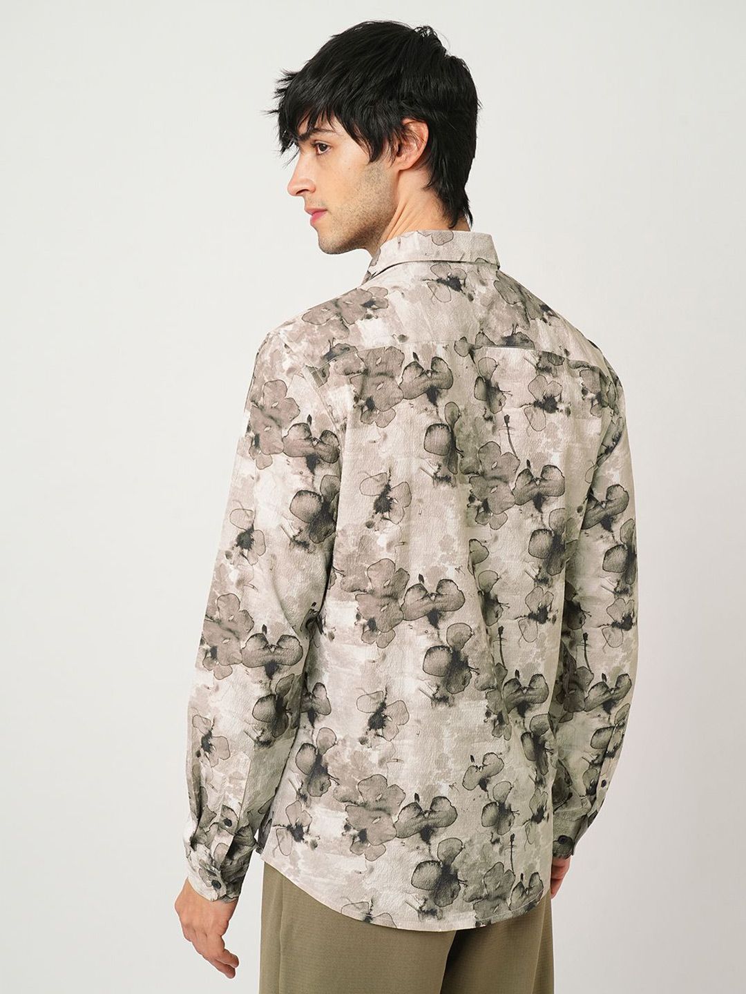 VASTRADO Men Classic Cutaway Collar Floral Printed Slim Fit Casual Shirt