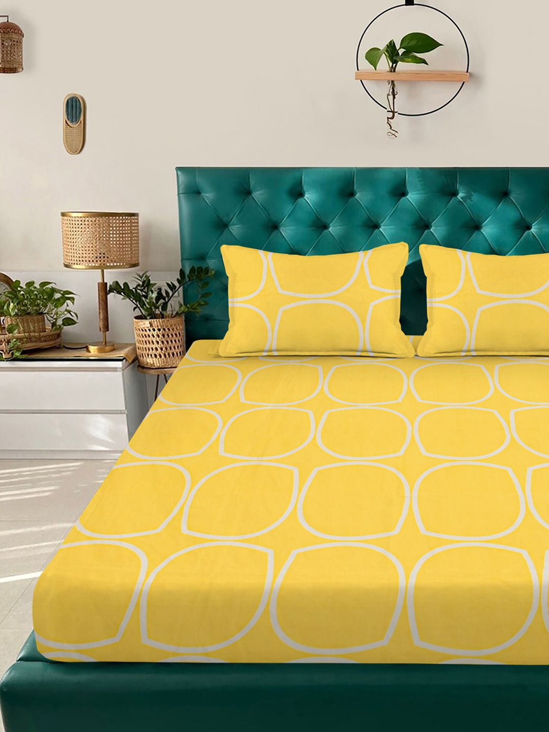 KLOTTHE Yellow Geometric Printed Fitted 300 TC Double King Bedsheet With 2 Pillow Cover