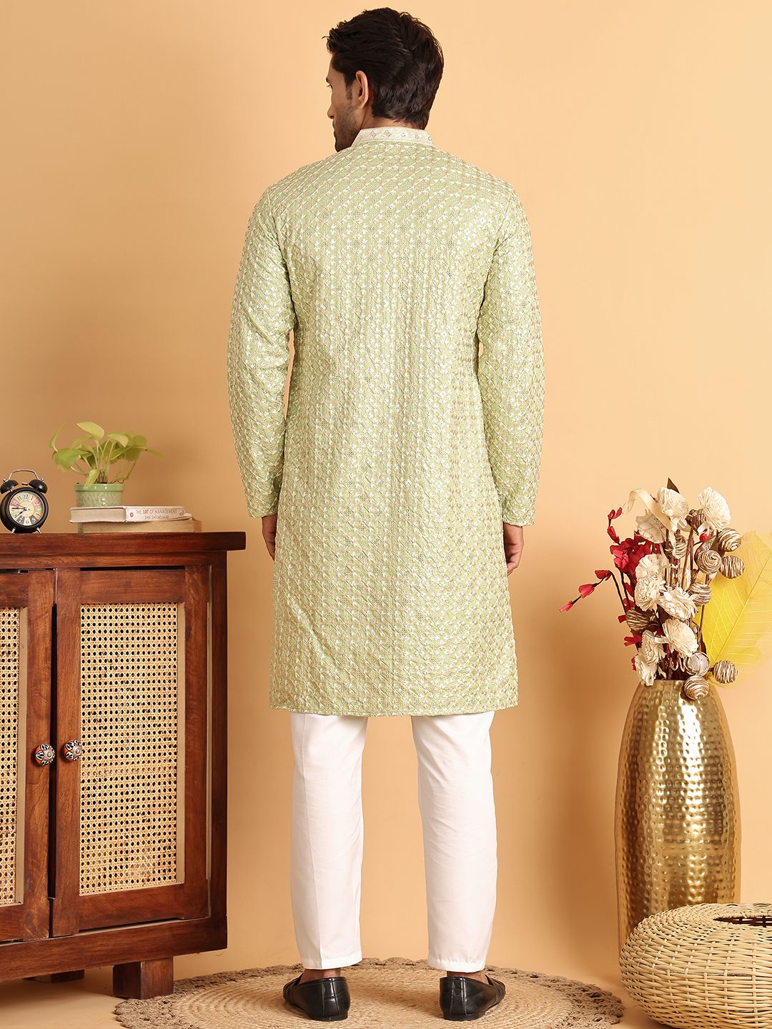 Jompers Men Embroidered Regular Sequinned Kurta with Pyjamas