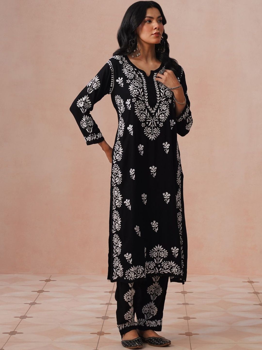 House of Chikankari Women Regular Chikankari Kurta with Trousers