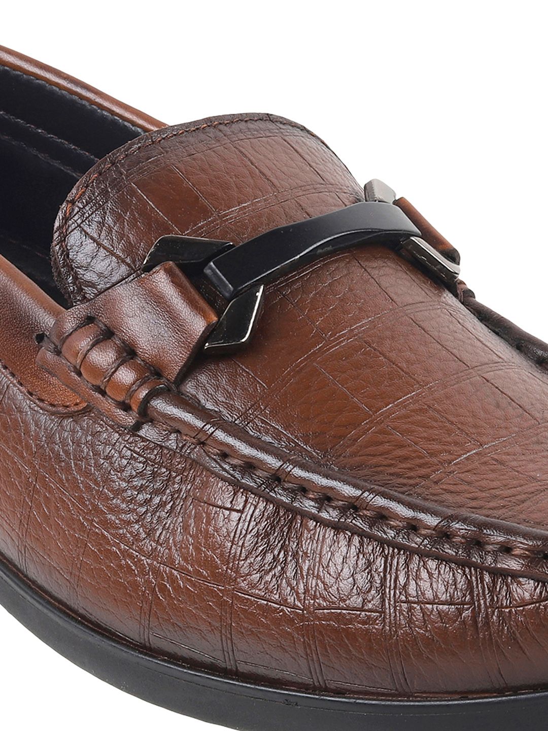 Mochi Men Textured Leather Formal Loafers