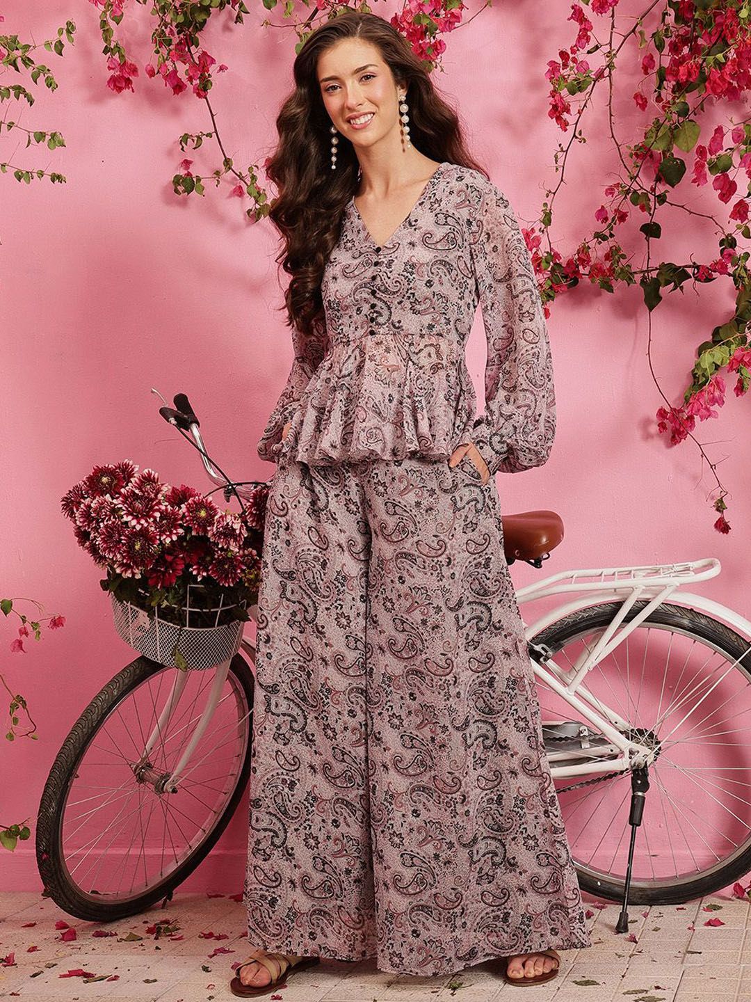 Quiero Meher Bercetak atas V-Neck dengan Palazzos Co-Ords