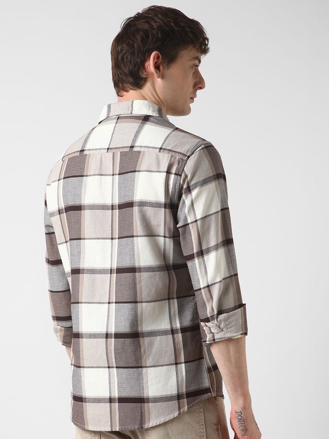 VASTRADO Men Classic Slim Fit Opaque Checked Casual Shirt