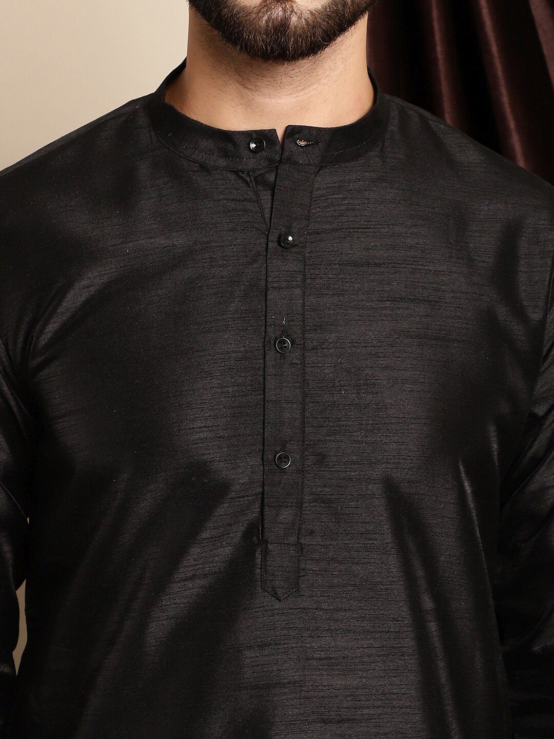 Anouk Mandarin Collar Dupion Silk Kurta dengan Churidar