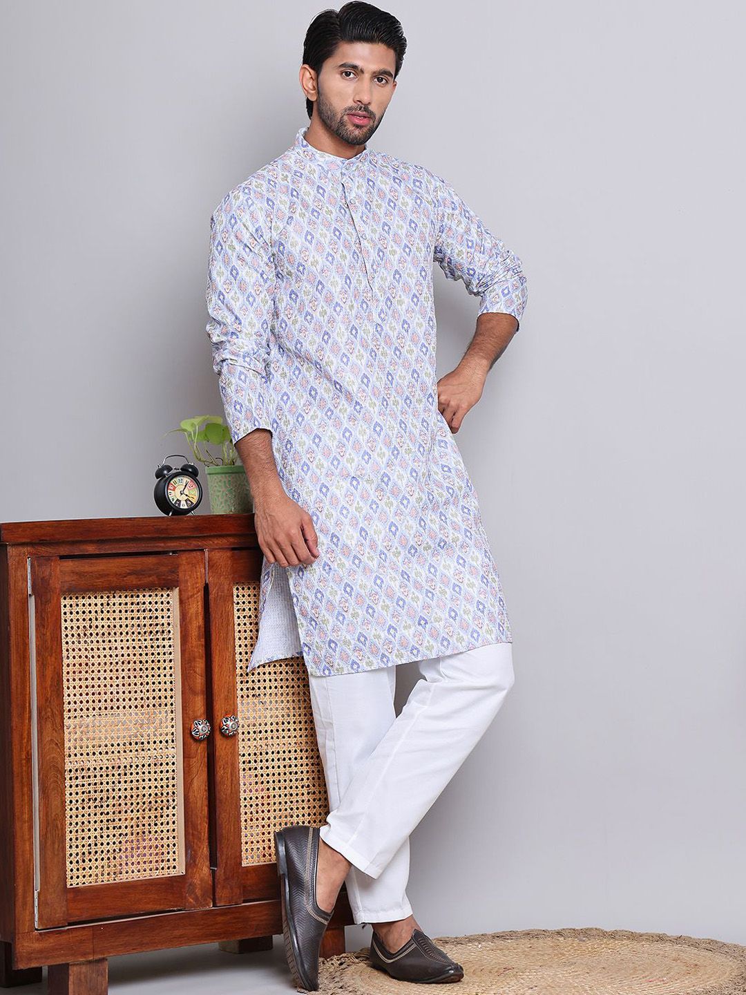 Jompers Geometric Printed Mandarin Collar Straight Kurta