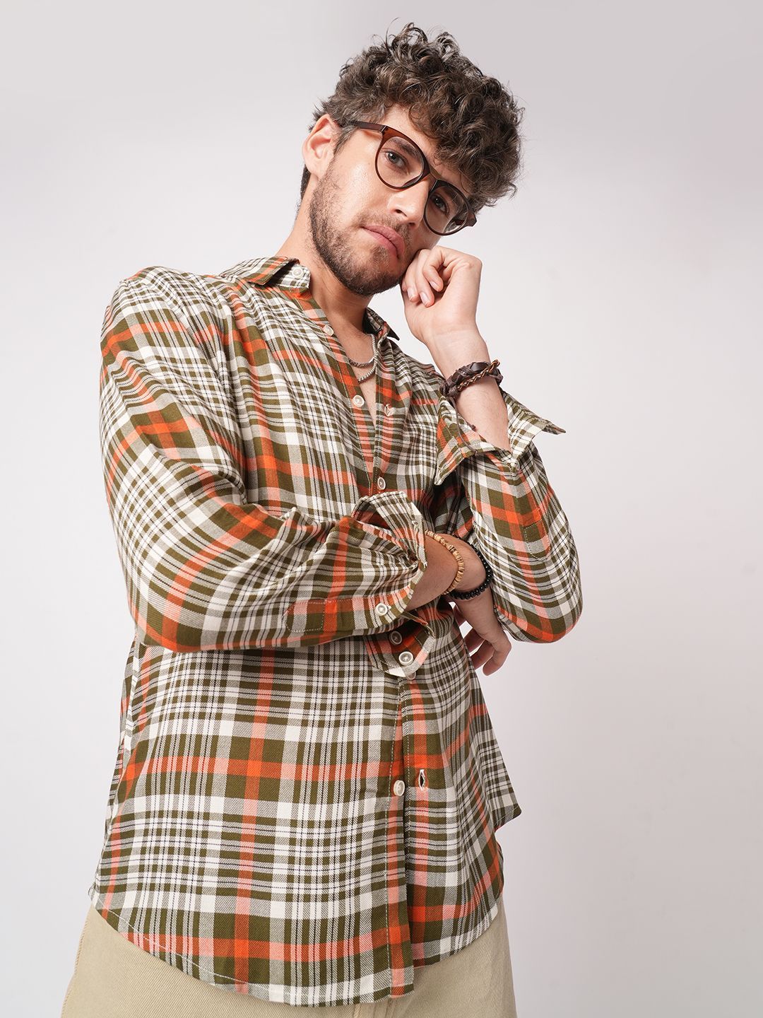 VASTRADO Men Classic Slim Fit Checked Cutaway Collar Casual Shirt