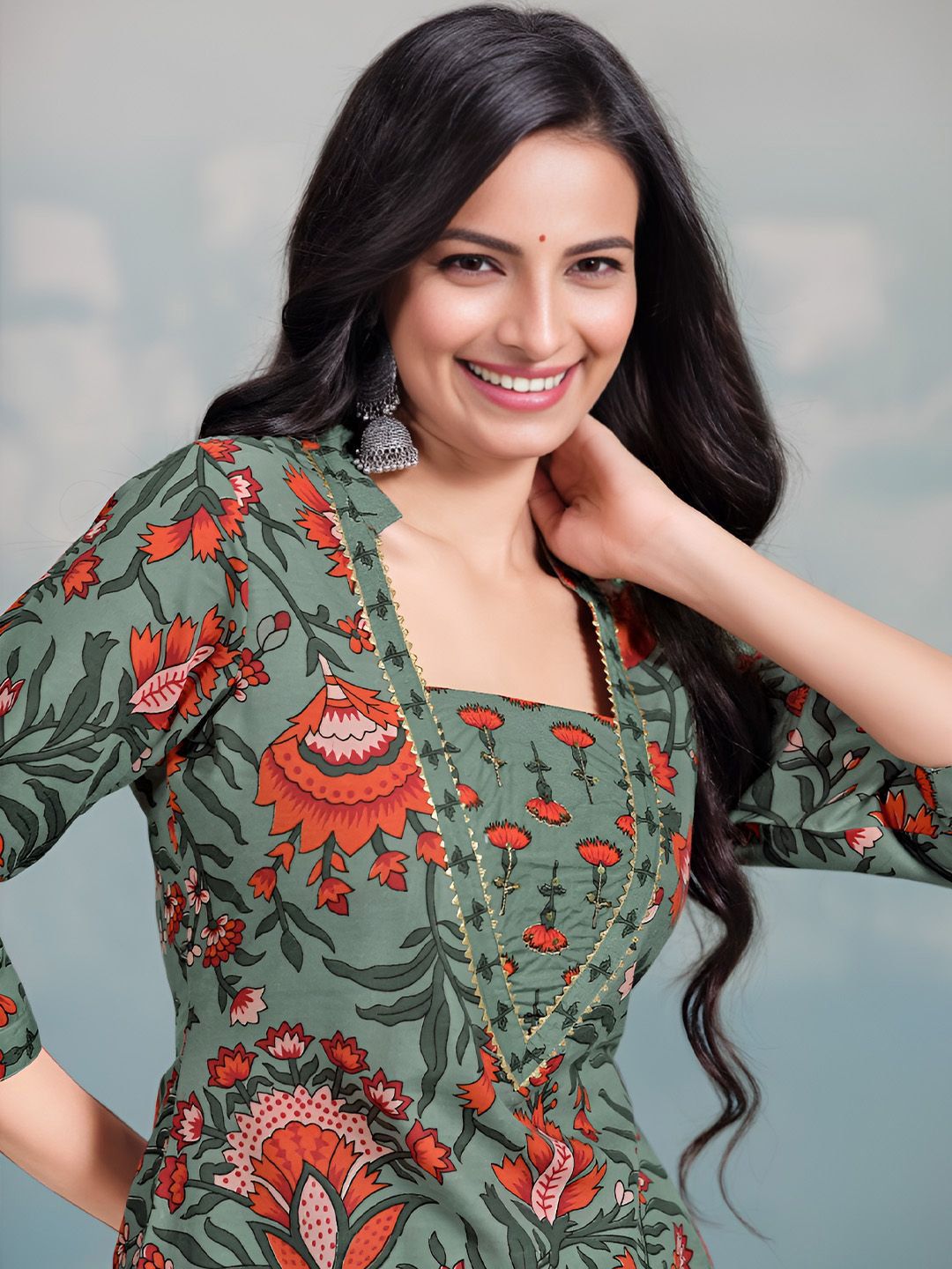 Varanga Women Floral Printed Regular Kurta with Trousers & With Dupatta