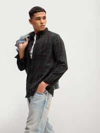 THE BEAR HOUSE Men Button-Down Collar Checked Cotton Slim Fit Casual Shirt