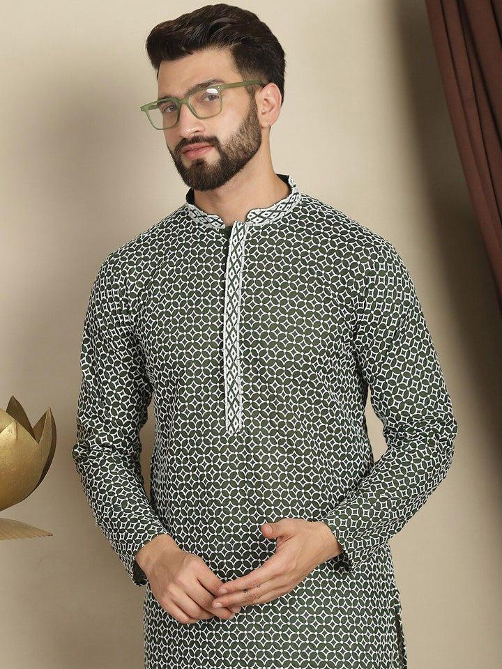 Anouk Motif Etnik Hitam Bersulam Kolar Mandarin Kurta Lurus Kapas Tulen