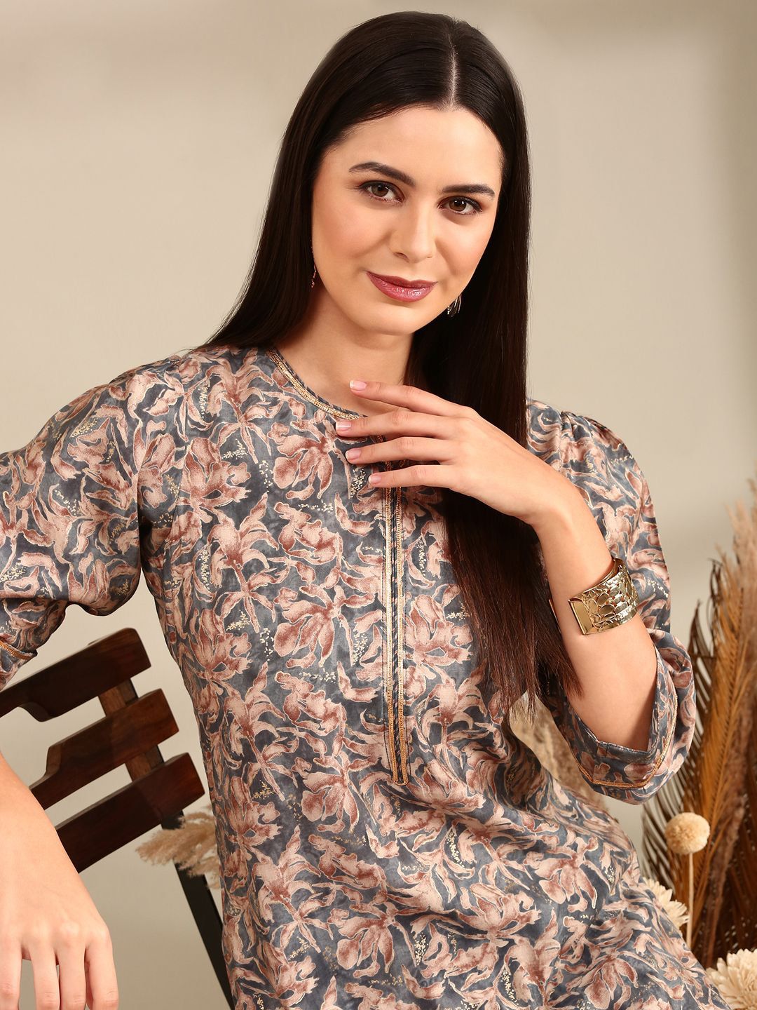 Anouk Grey Floral Printed Gotta Patti Straight Kurta With Trouser