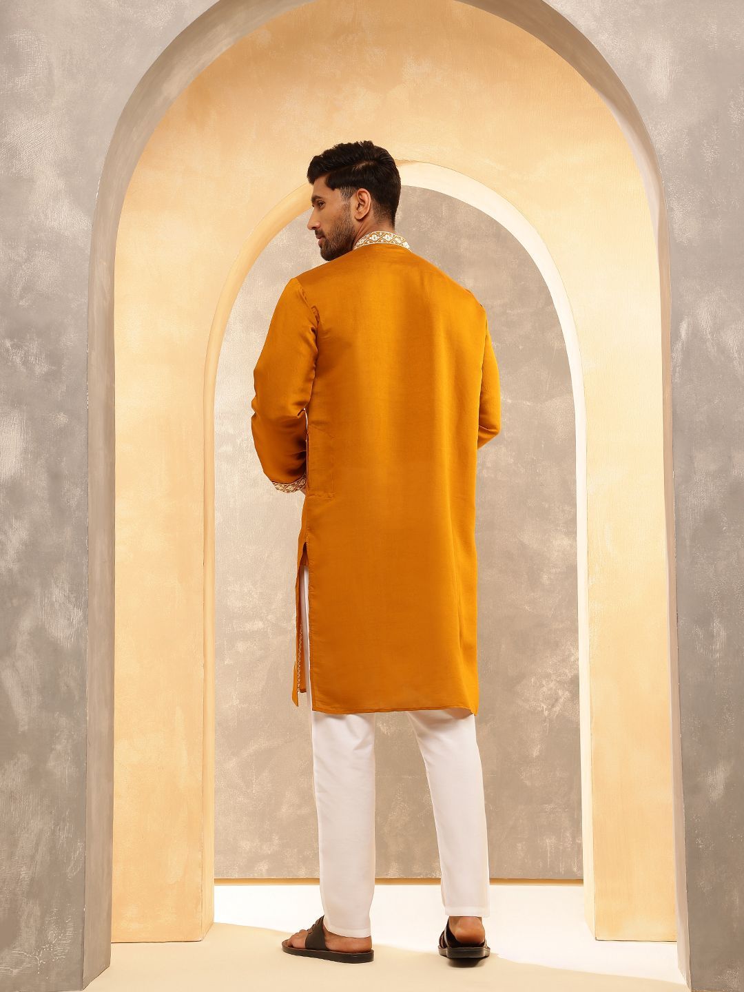 Anouk Geometric Embroidered Mandarin Collar Thread Work Cotton Silk Straight Kurta