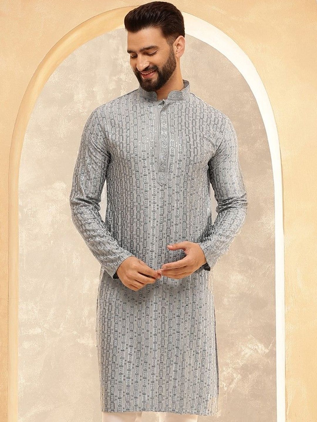 SOJANYA Men Embroidered Thread Work Kurta