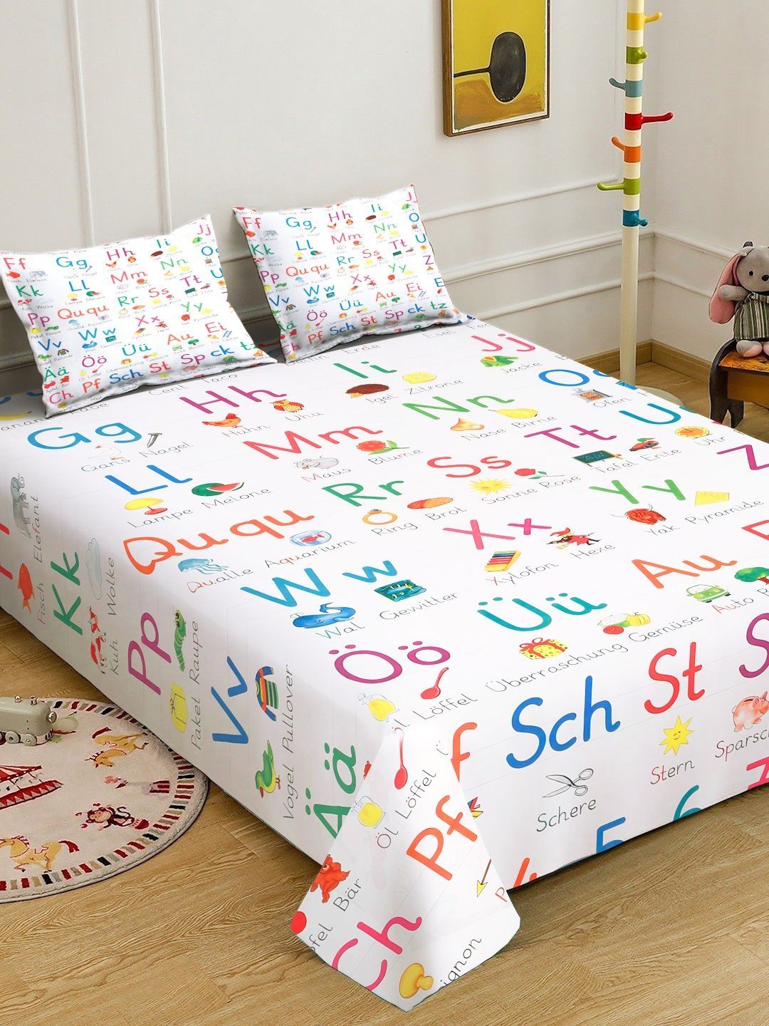 KLOTTHE White Cartoon Printed Flat 300 TC King Bedsheet Dengan 2 Sarung Bantal