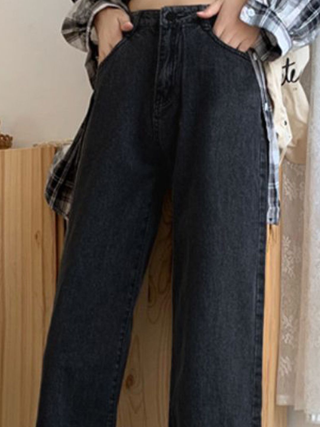 DressBerry Women Straight Fit High -Rise Jeans