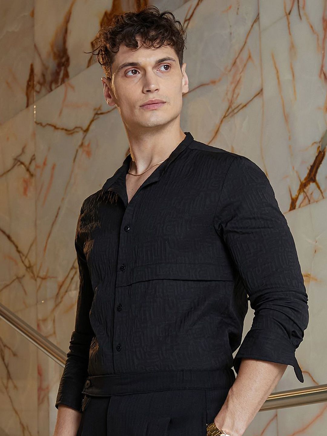 Campus Sutra Men Classic Fit Spread Collar Textured Casual Shirt