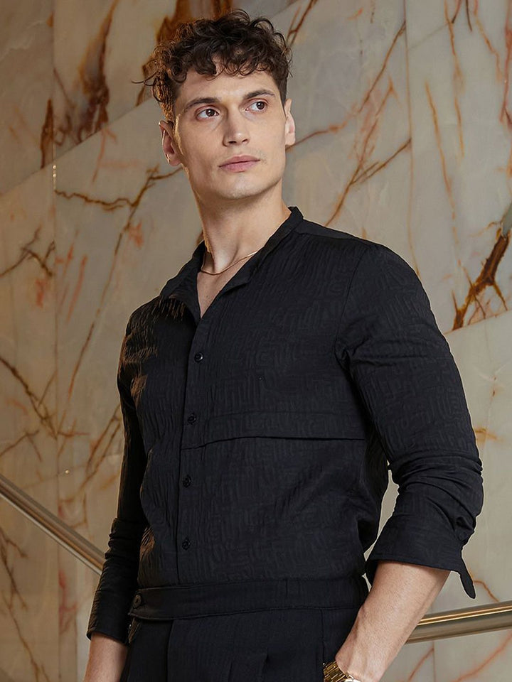 Campus Sutra Men Classic Fit Spread Collar Textured Casual Shirt