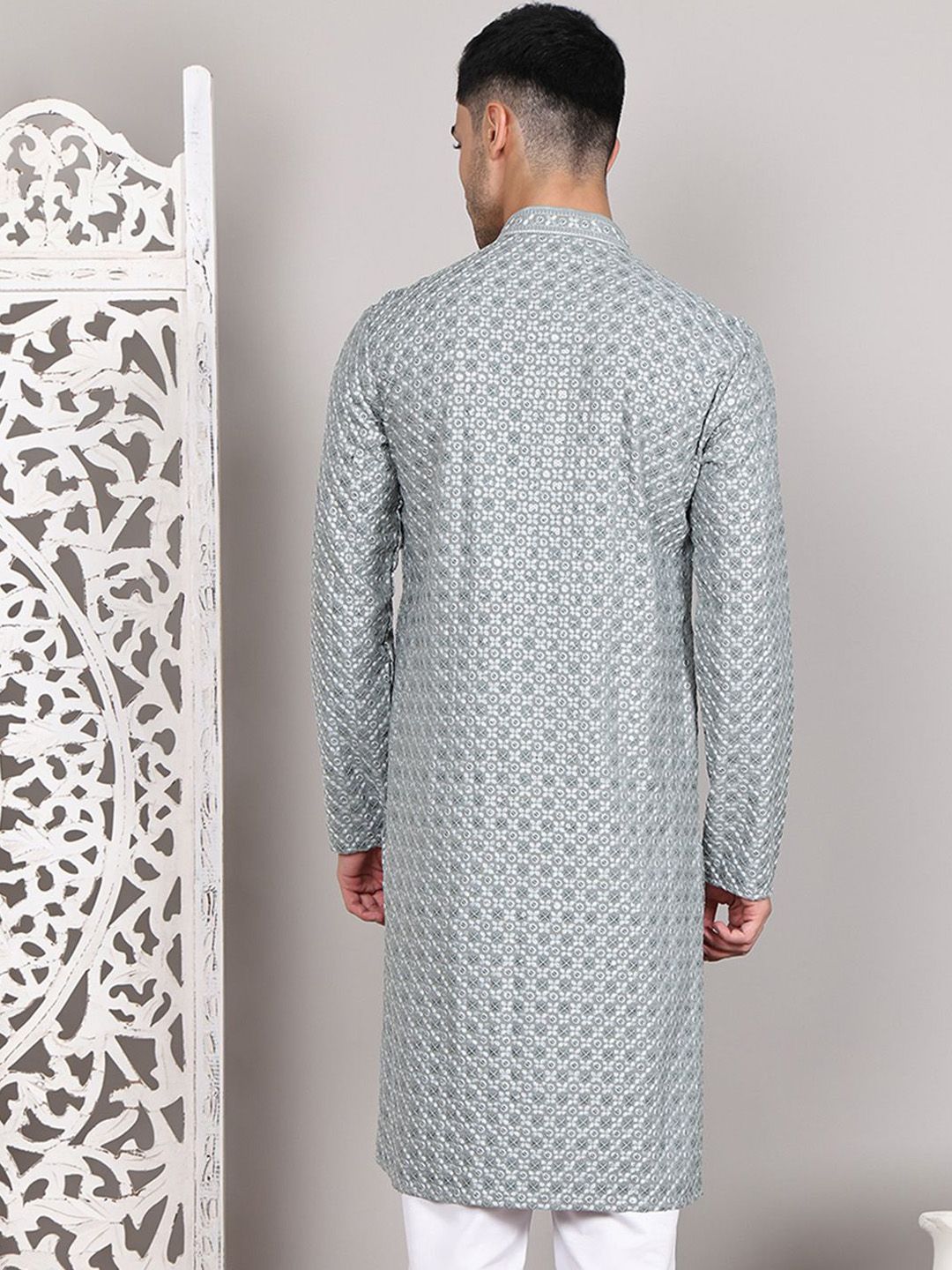 Jompers Men Geometric Embroidered Sequinned Kurta