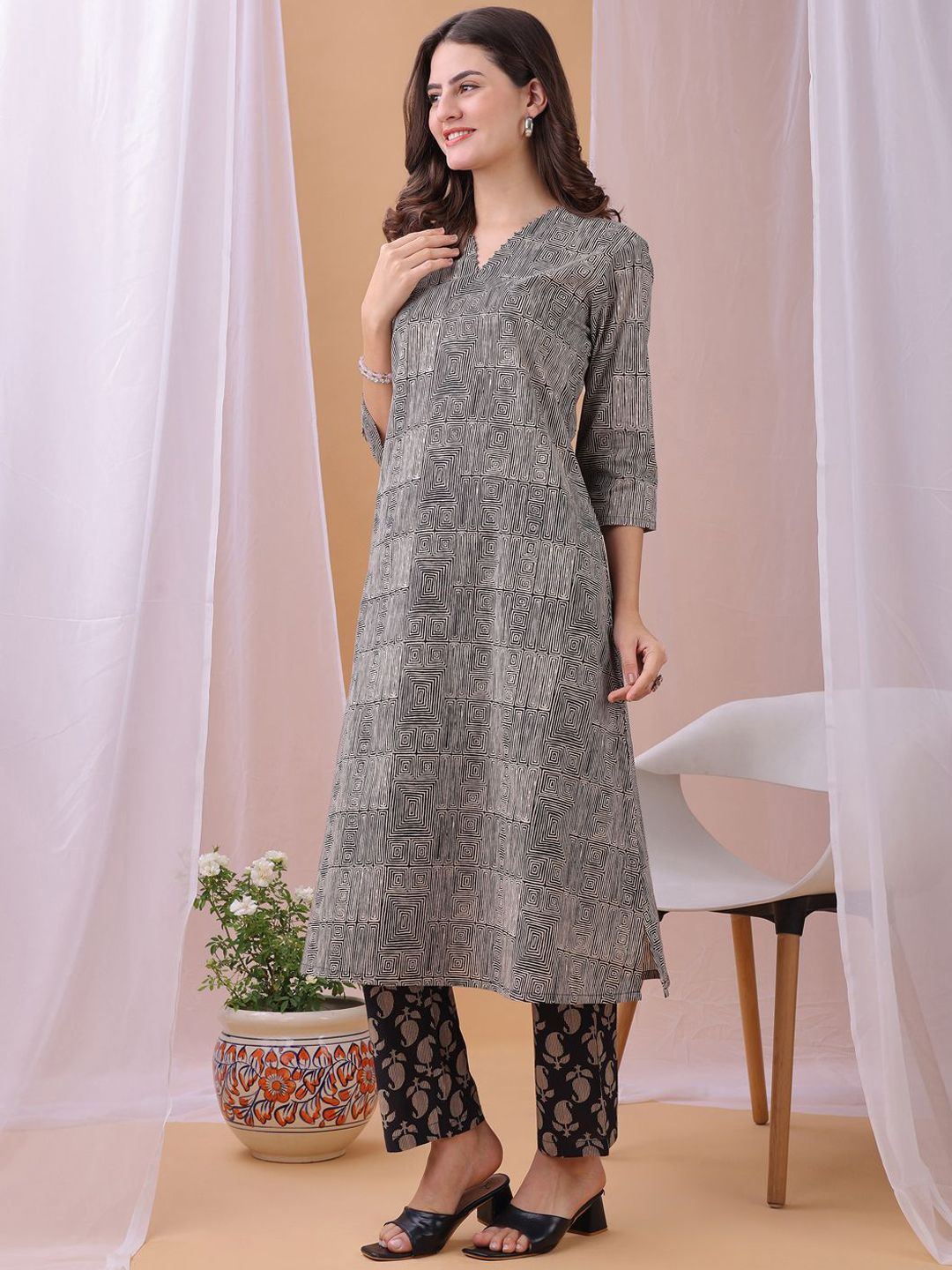 KALINI Women Printed Regular Pure Cotton Kurta with Trousers