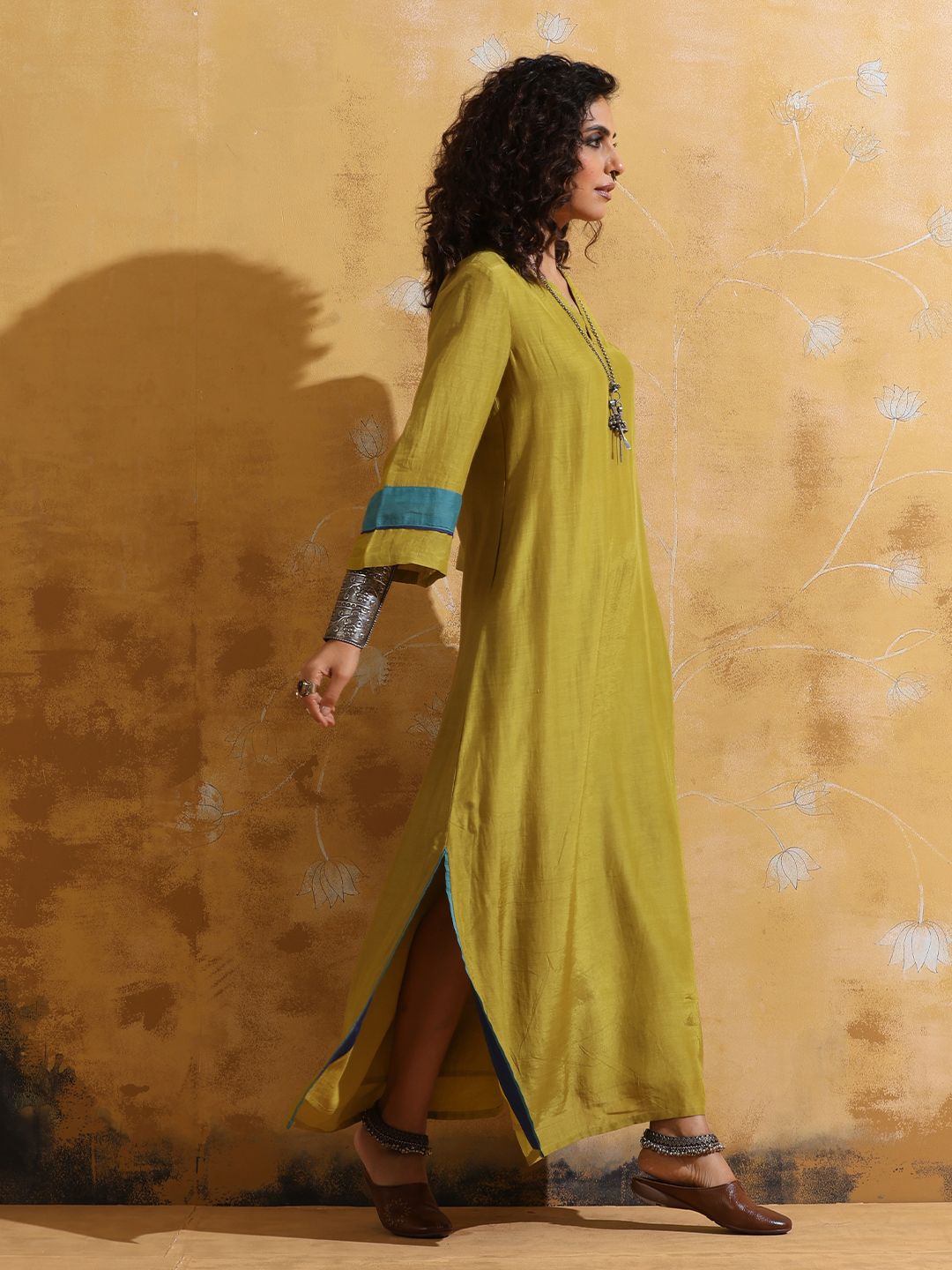 trueBrowns Women Lime Muslin Silk Straight Maxi Dress