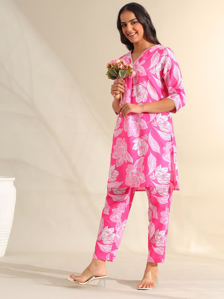 Mamicha Women Floral Printed Regular Pure Cotton Kurta with Trousers