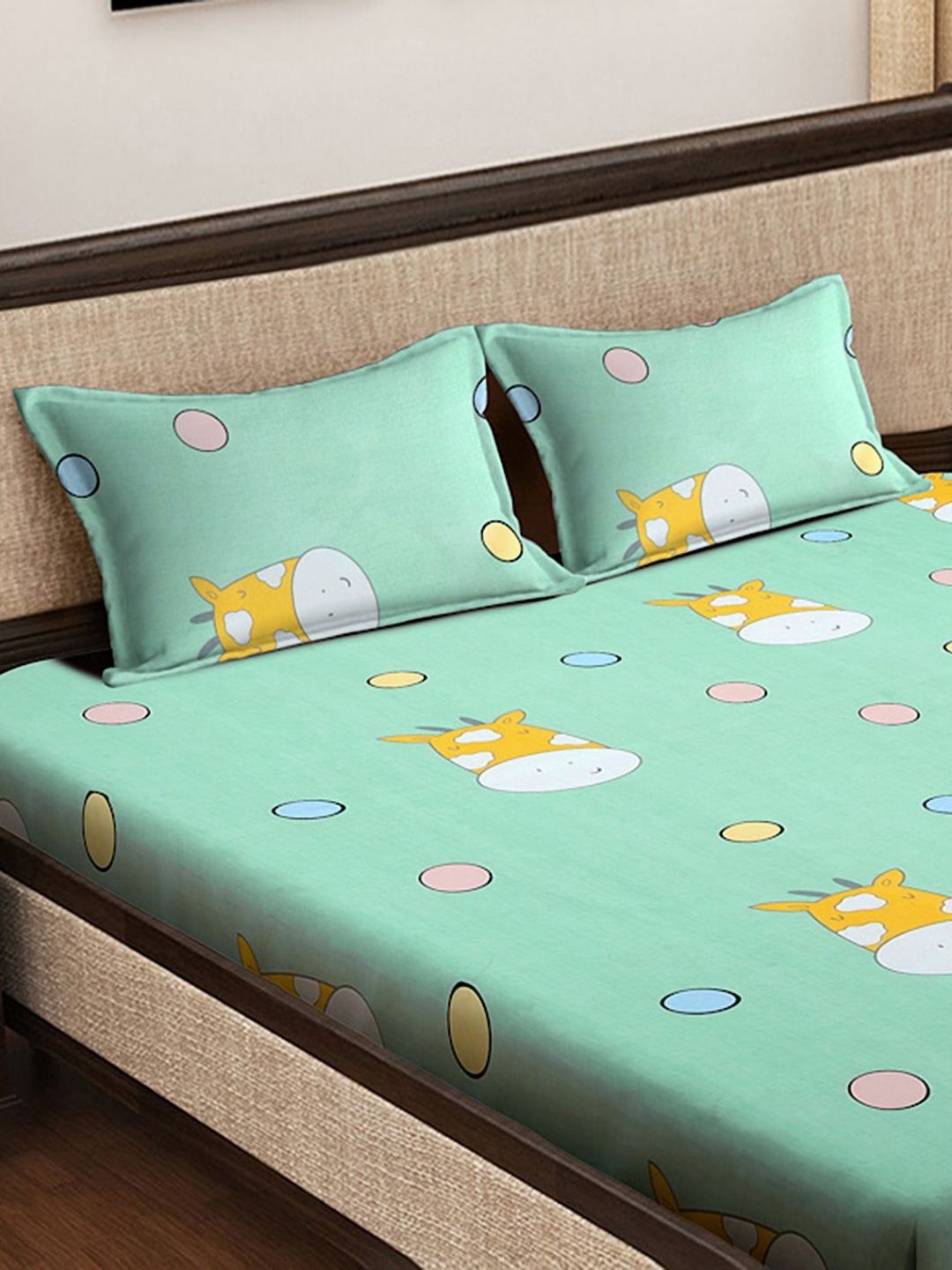 Myntra Elegant Homes Watak Kartun Hijau & Putih 300 TC Cadar Katil King dengan 2 Sarung Bantal