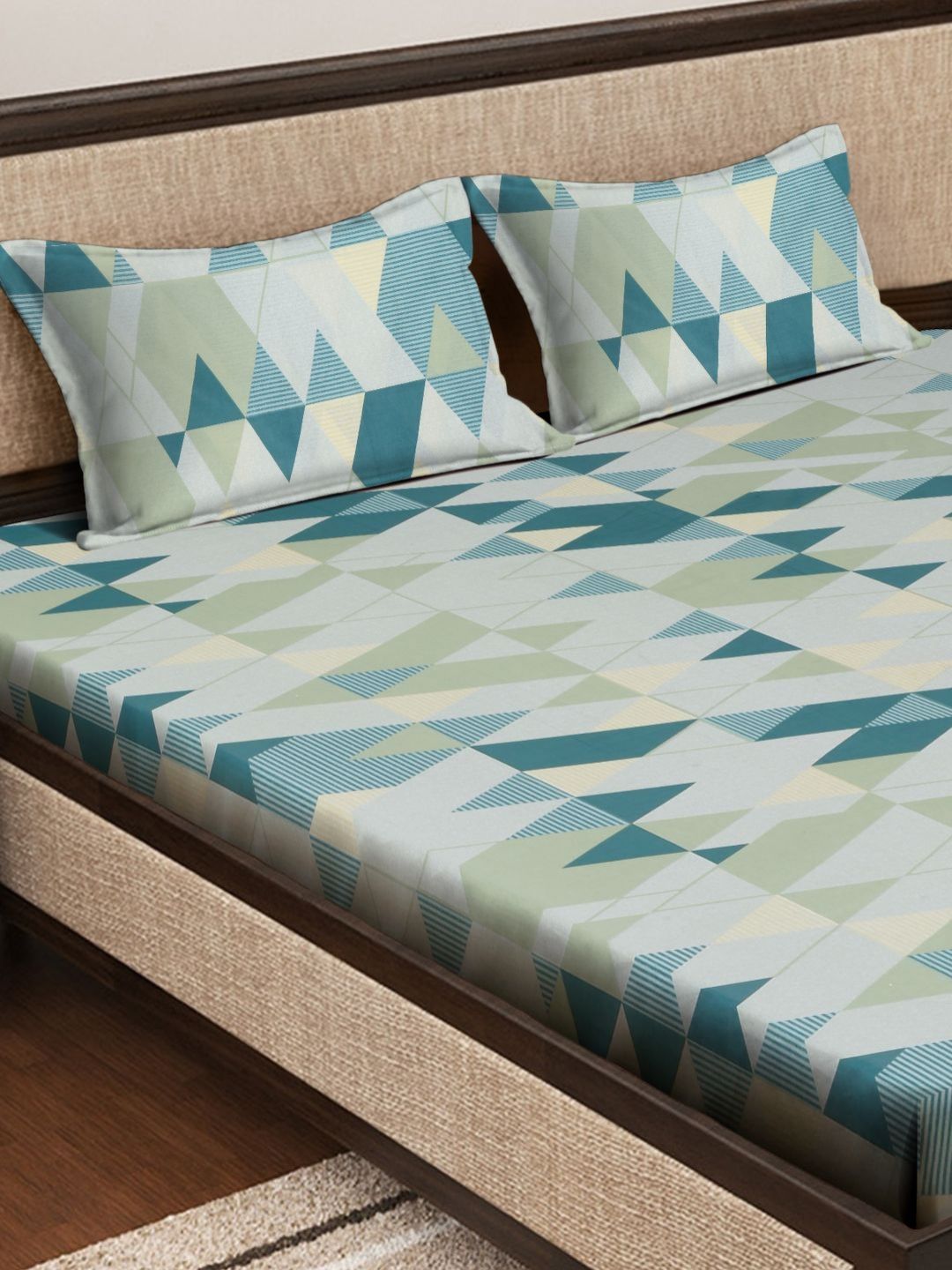 Myntra Elegant Homes Green Geometric Pure Cotton 400 TC King Bedsheet & 2 Pillow Covers