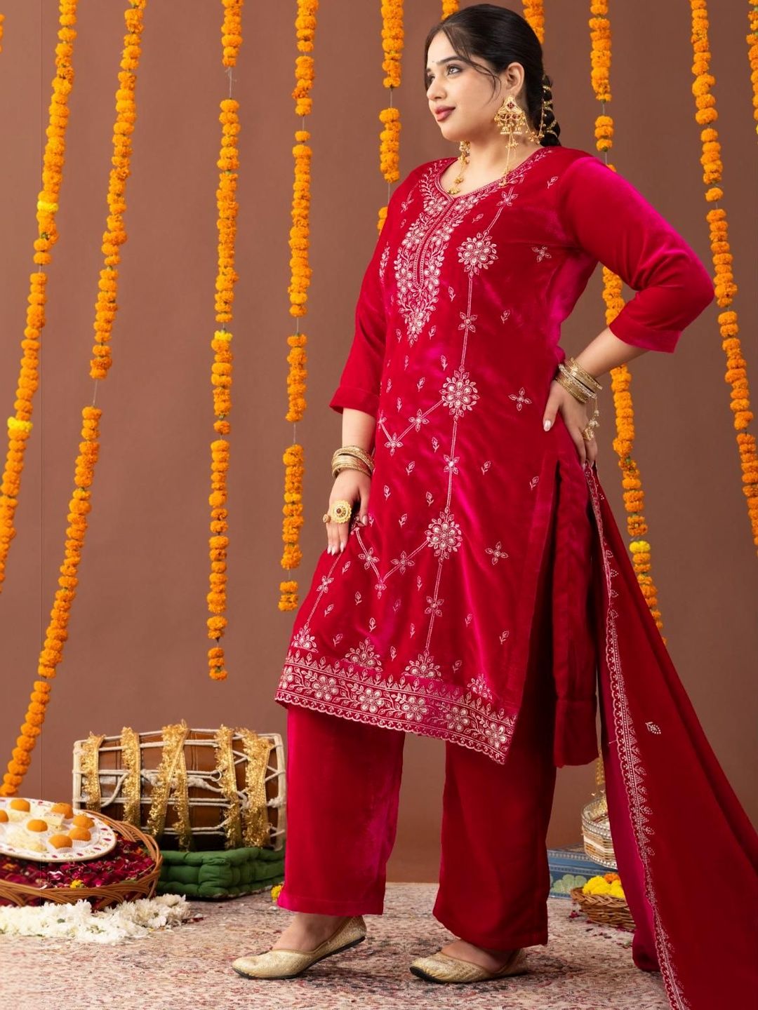 Kurta Bersulam Bunga Mamicha & Salwar Dengan Dupatta