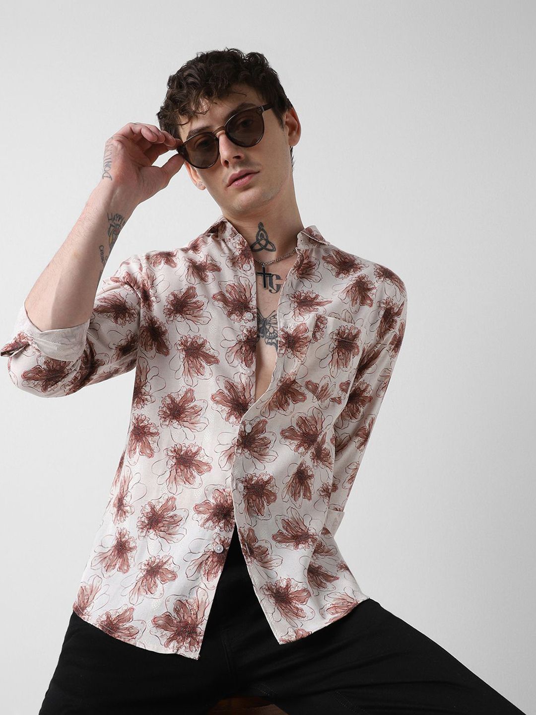 VASTRADO Men Classic Slim Fit Floral Opaque Printed Casual Shirt