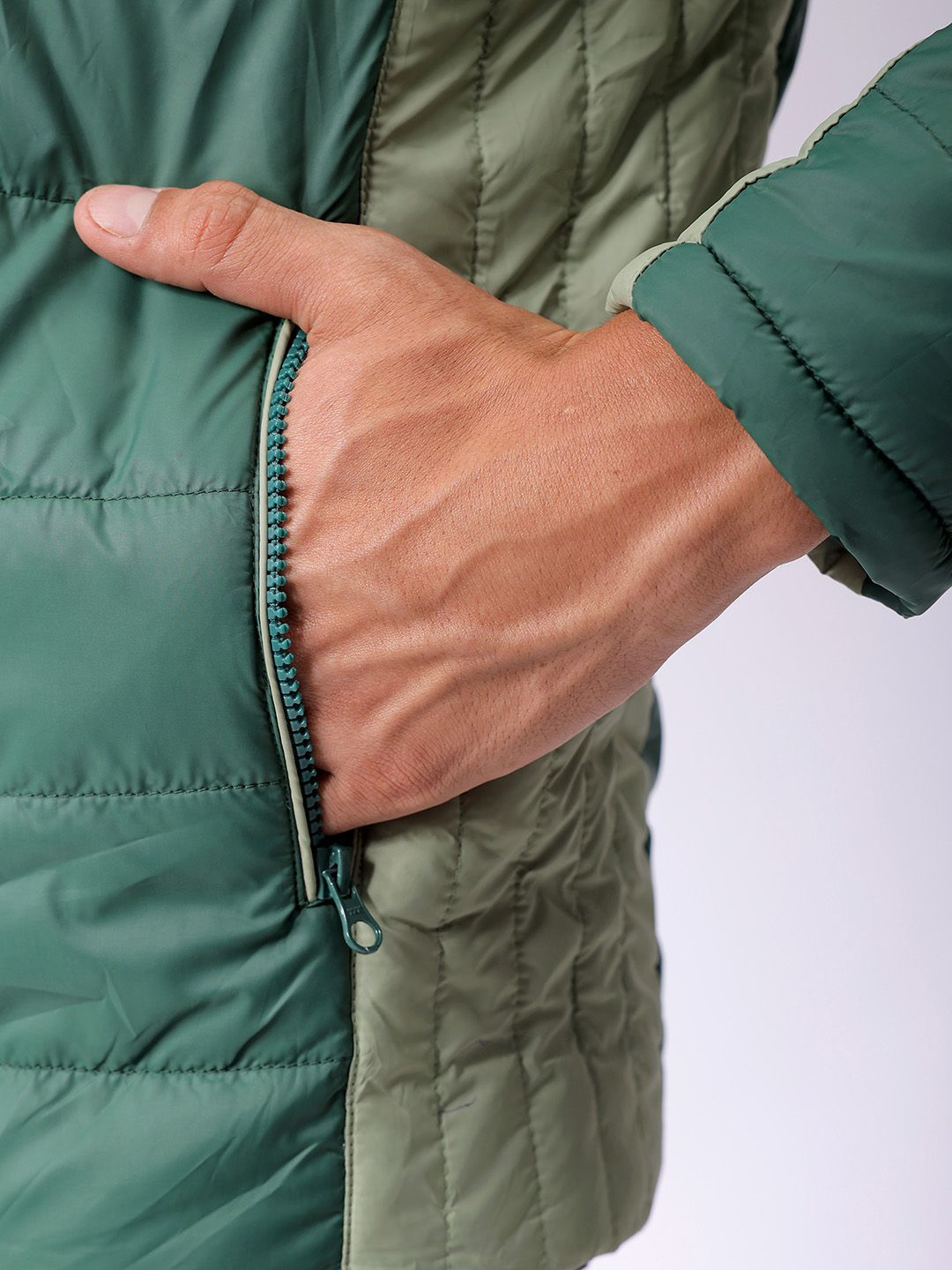 The Indian Garage Co Men Colourblock Slim Fit Hooded Puffer Jacket