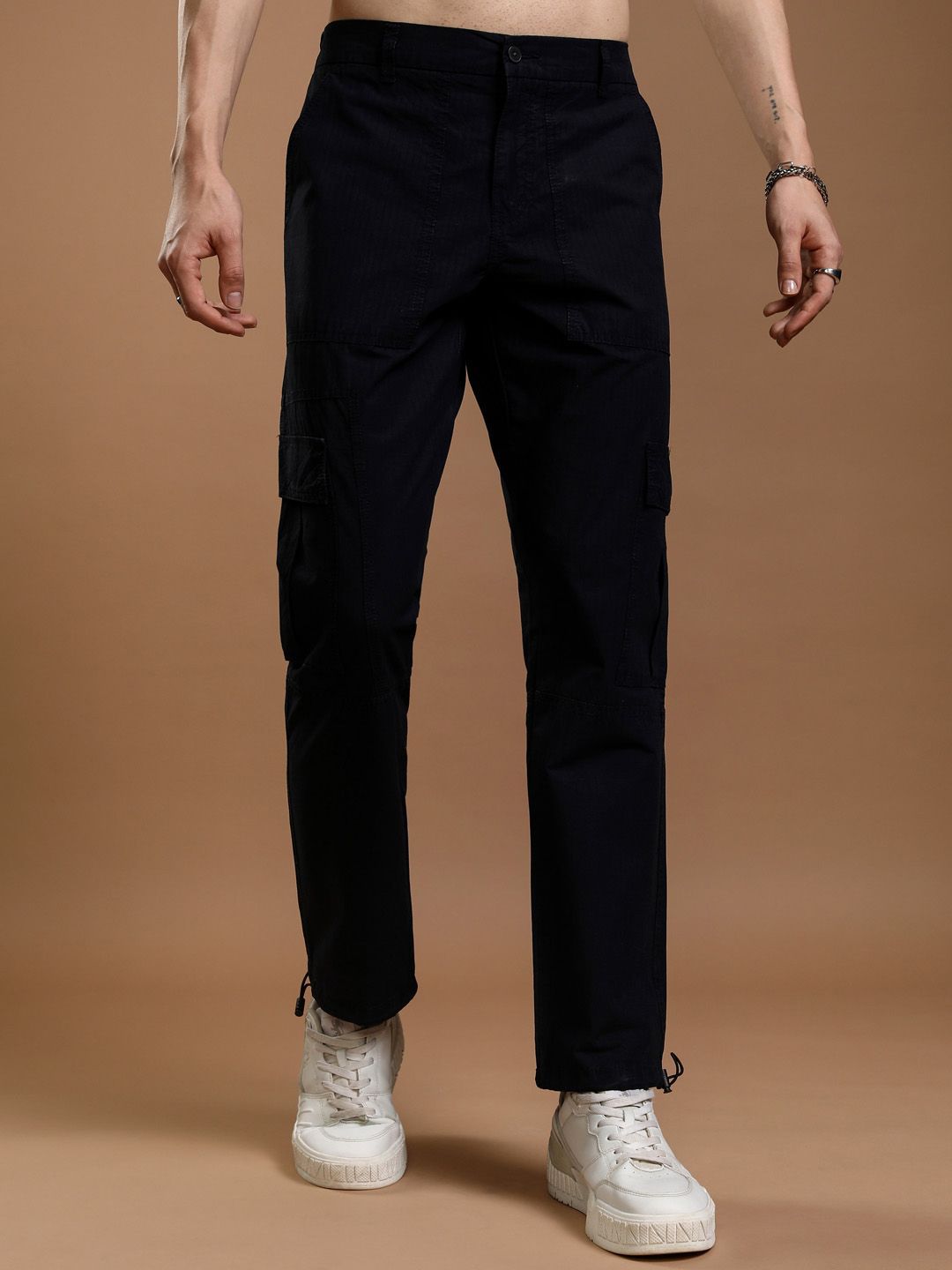 HIGHLANDER Men Straight Fit High-Rise Cargos Trousers