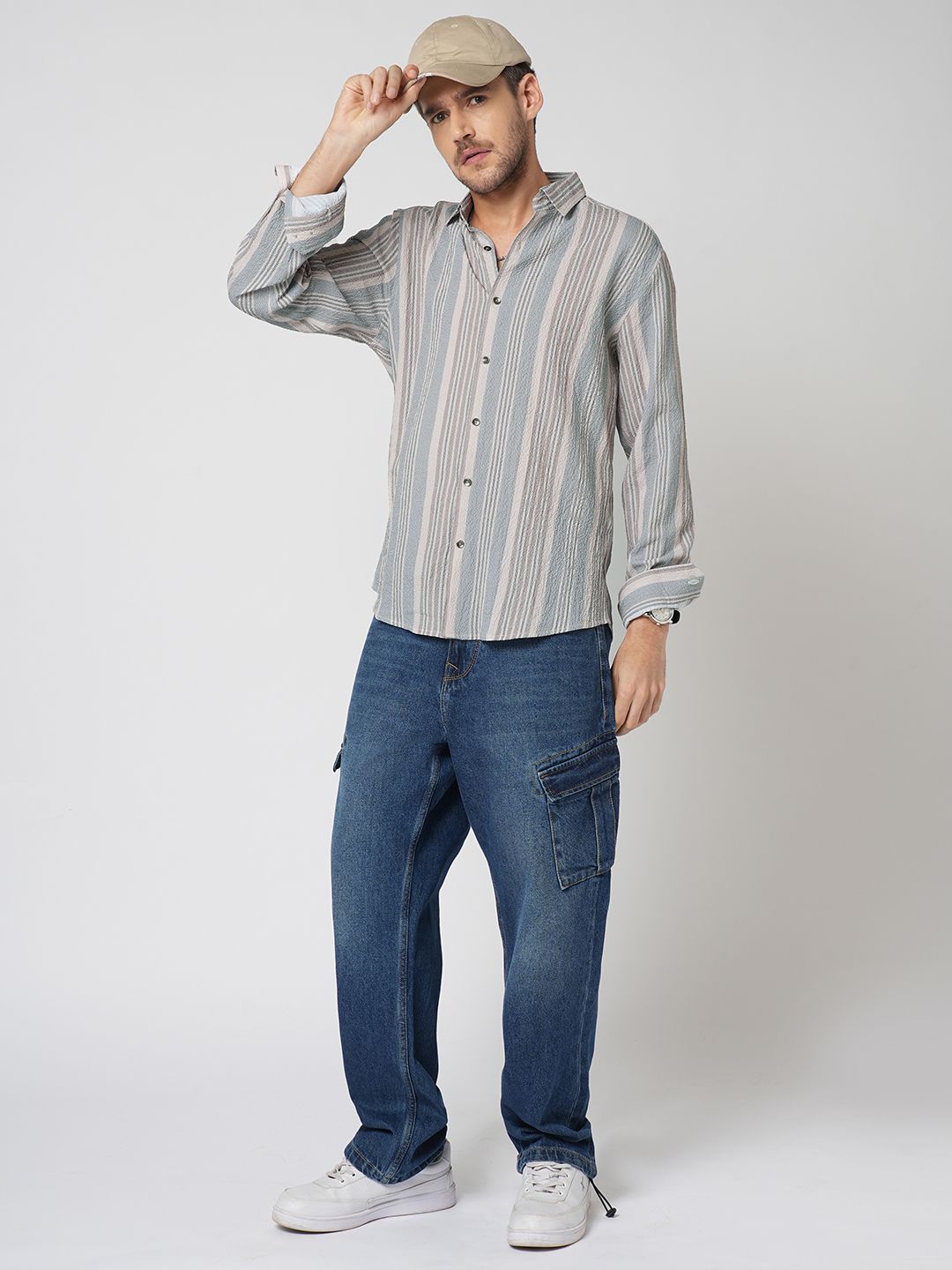 VASTRADO Men Classic Slim Fit Vertical Striped Cutaway Collar Casual Shirt