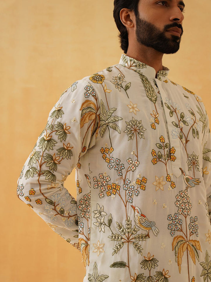 SOJANYA LUXE Floral Sulam Benang Kerja Kurta Lurus Georgette Dengan Seluar