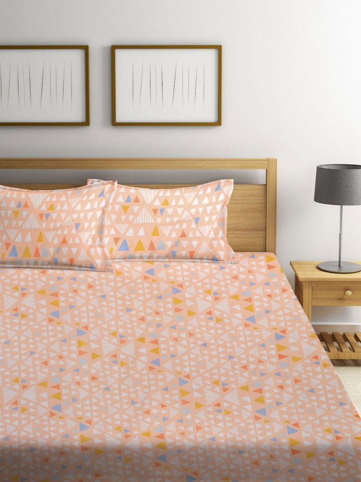 Myntra Elegant Homes Peach Geometric Polycotton 300 TC Cadar Katil Halus King dengan 2 Sarung Bantal-98 x 87 inci