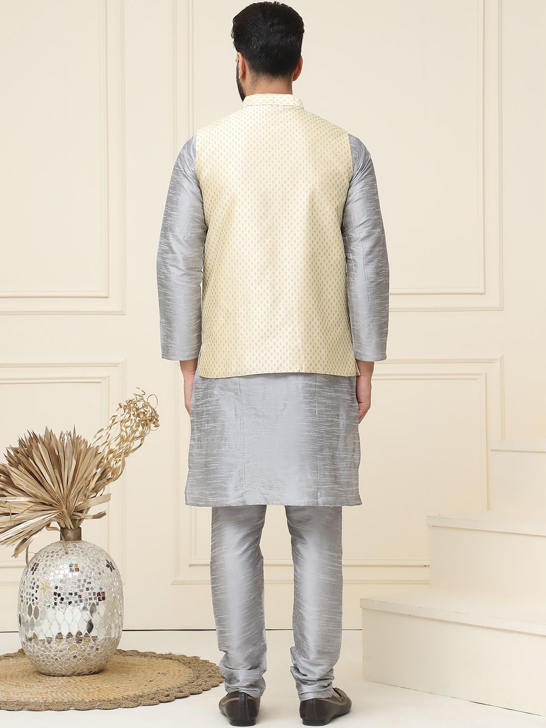SOJANYA Mandarin Collar Kurta With Churidar & Nehru jacket