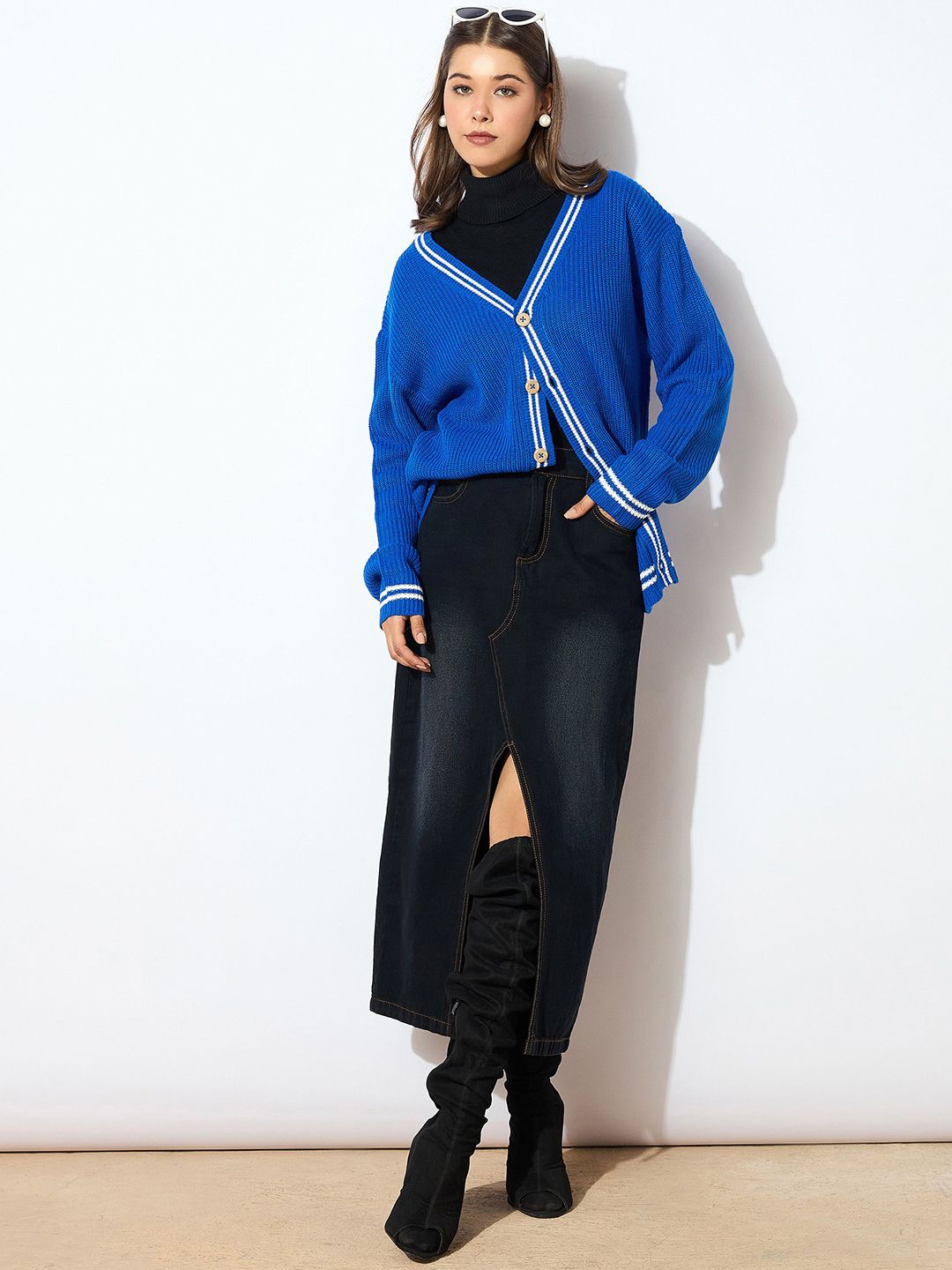 SASSAFRAS Women Round Neck Front-Open  Sweater