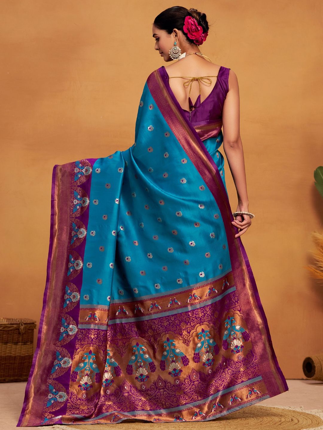 Kalini Woven Design Zari Silk Blend Paithani Saree Dengan Sekeping Blus