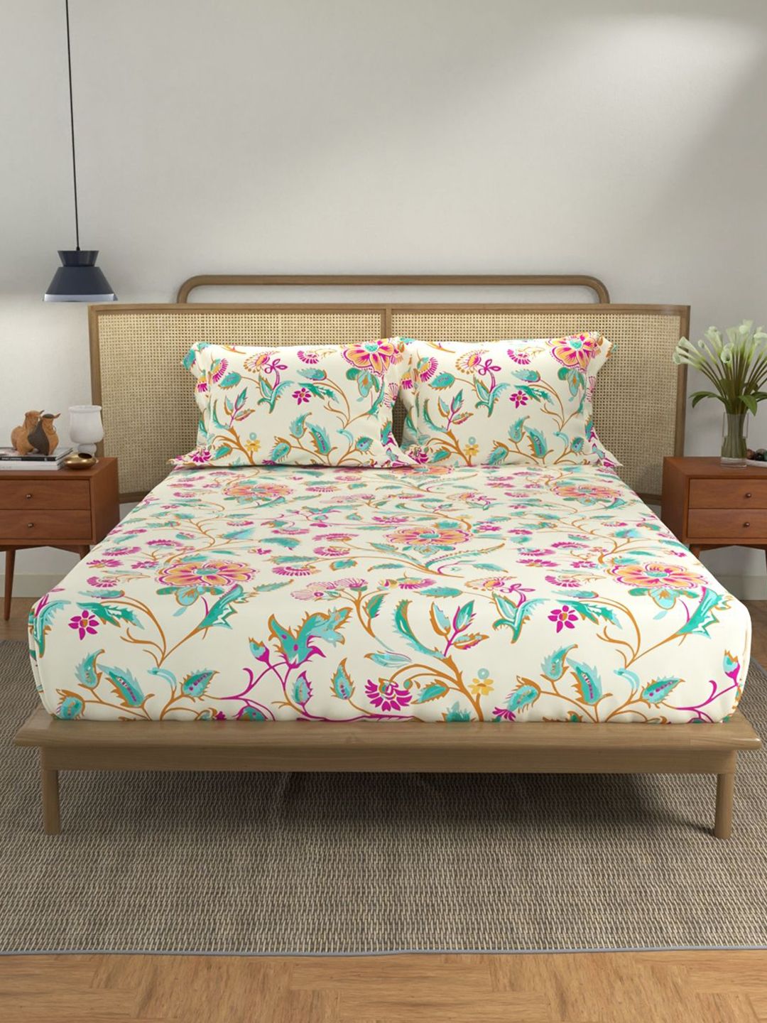 URBAN SPACE Off White Floral Printed 144 TC Cotton Queen Bedsheet with 2 Pillow Covers